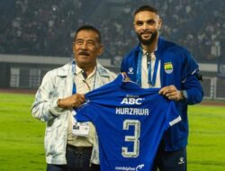 Media Belanda Takjub Persib Rekrut Layvin Kurzawa